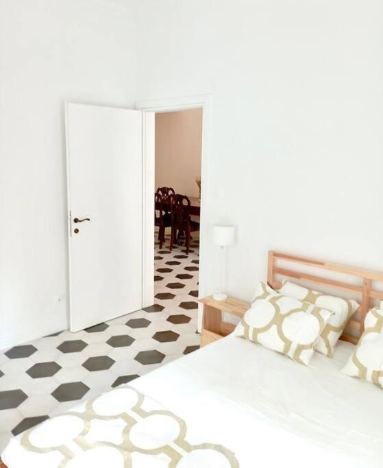 Stylish City Flat Near Promenade テッサロニキ エクステリア 写真