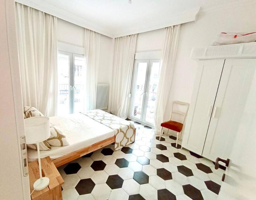 Stylish City Flat Near Promenade テッサロニキ エクステリア 写真