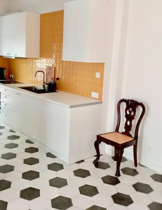 Stylish City Flat Near Promenade テッサロニキ エクステリア 写真