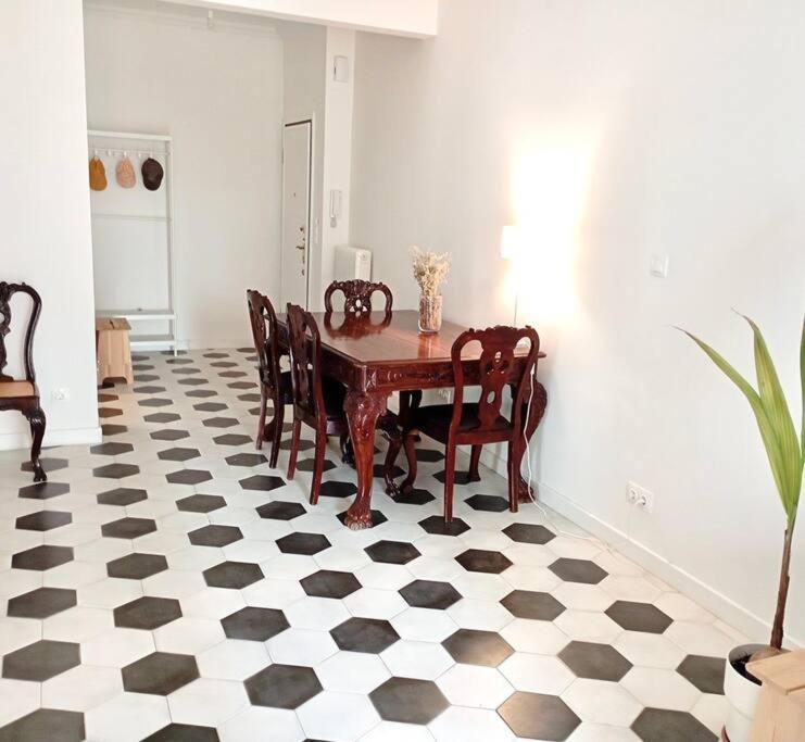 Stylish City Flat Near Promenade テッサロニキ エクステリア 写真