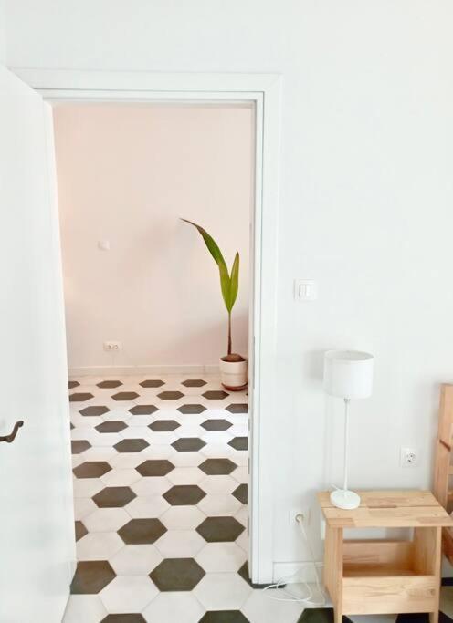 Stylish City Flat Near Promenade テッサロニキ エクステリア 写真